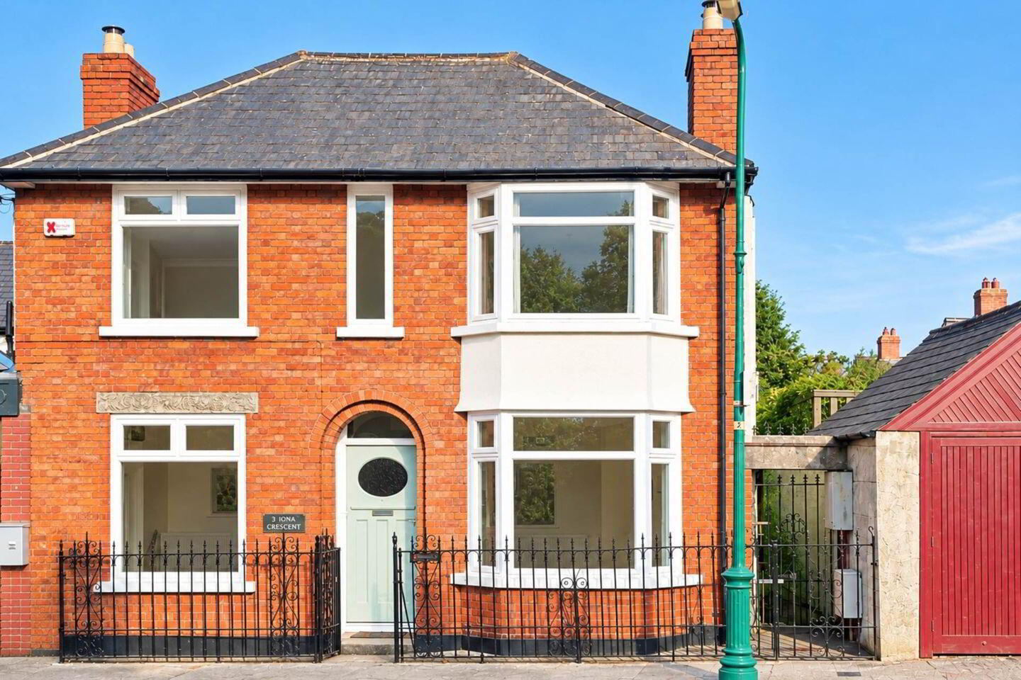 3 Iona Crescent 1 of 27