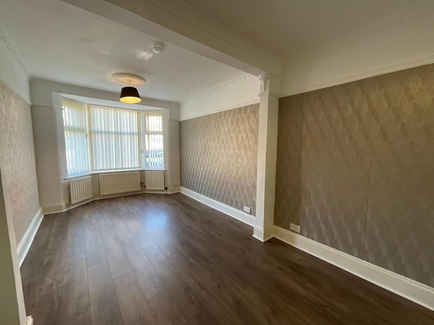 15 Hesketh Road 3 of 16