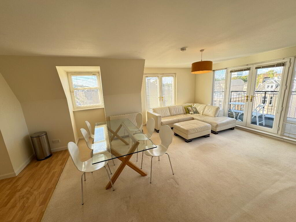 10 Maxwell Street 3 of 11