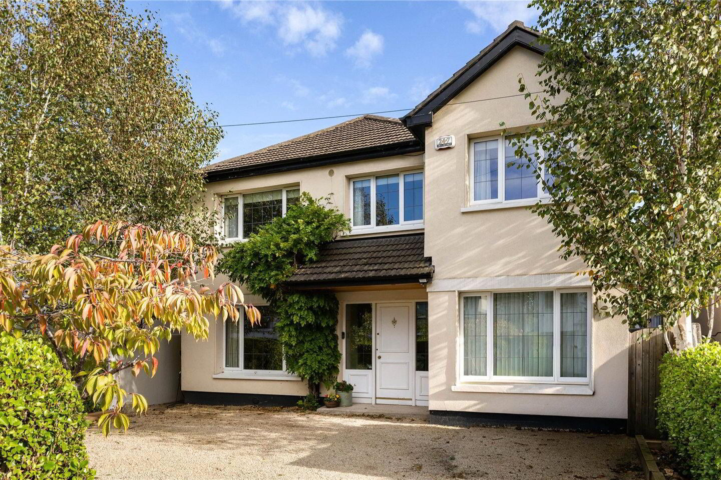 19 Lawnswood Park 1 of 23