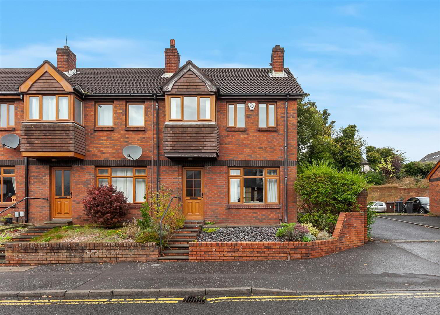 5 Old Manse Court 2 of 17