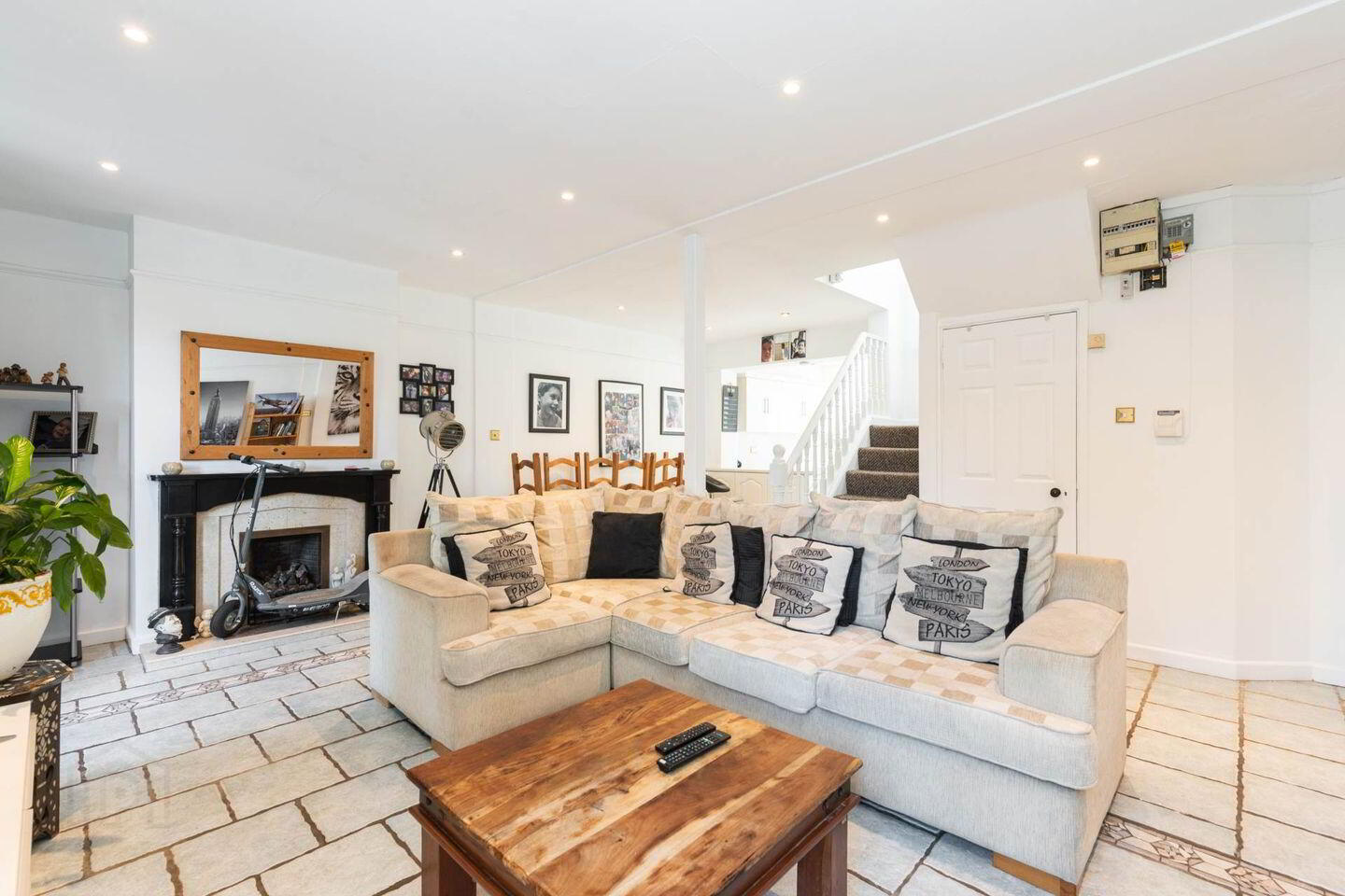2 Woodbine Avenue 3 of 23