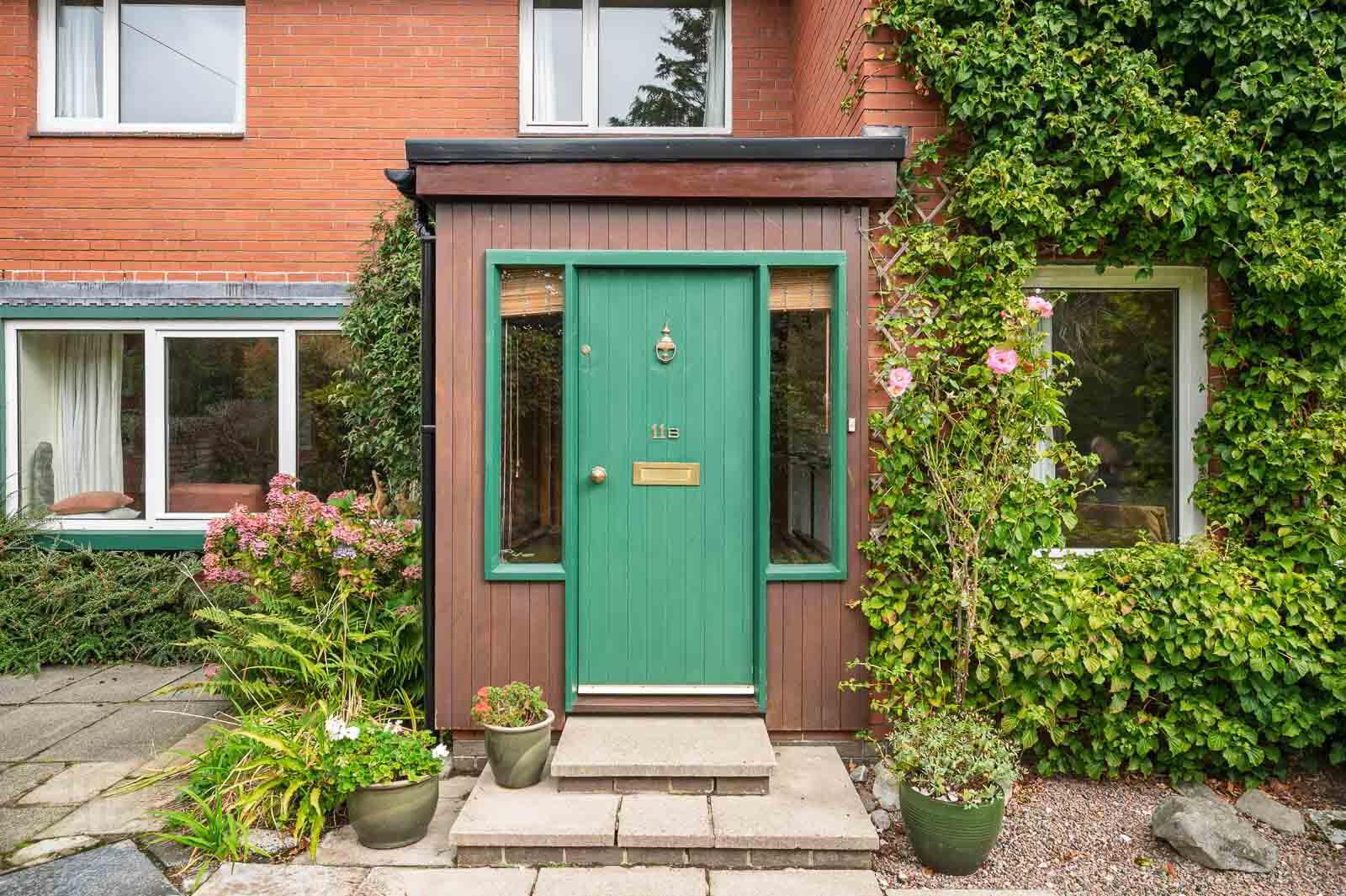 11B Knockdene Park North 3 of 36