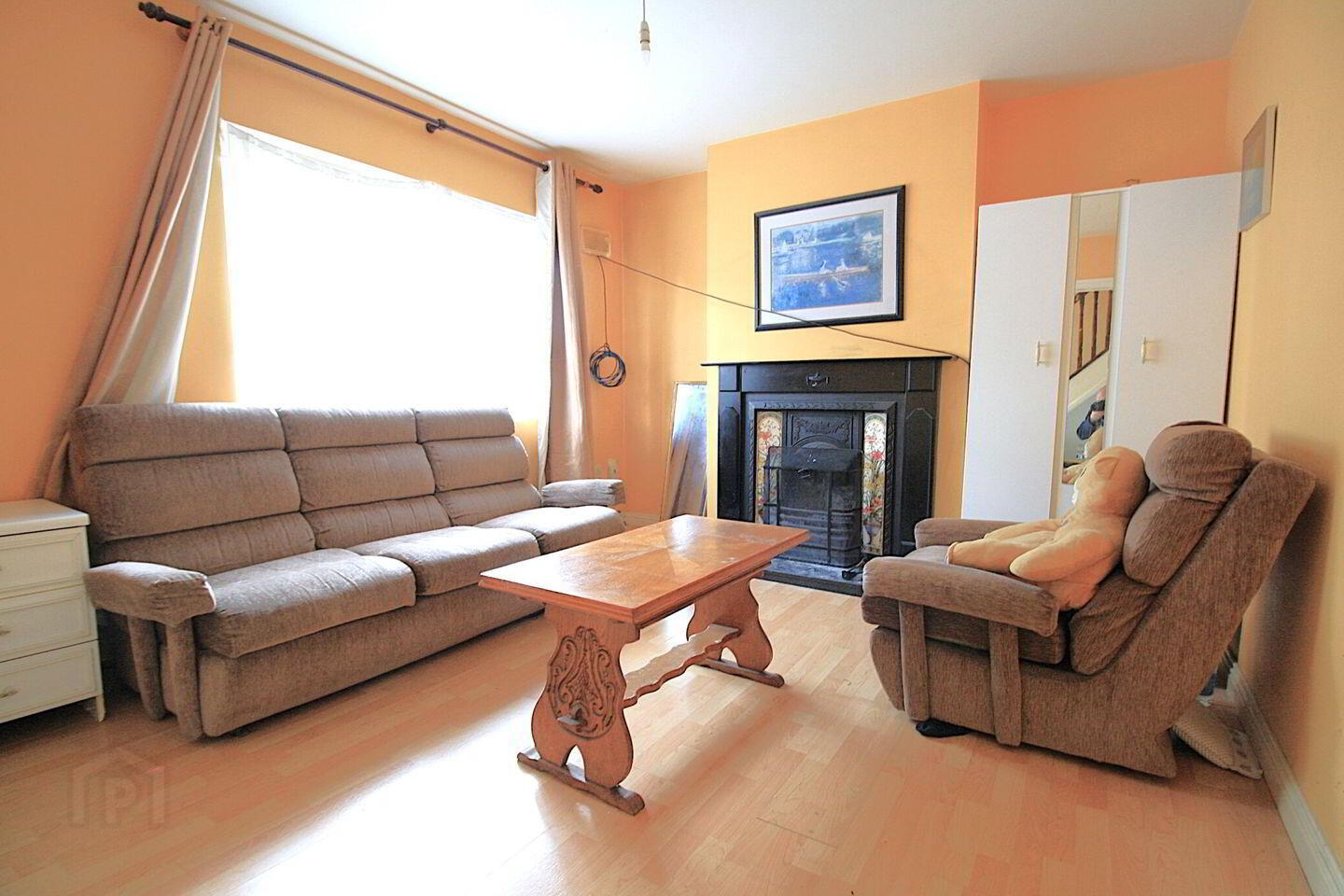 41 Burrin Manor 3 of 14