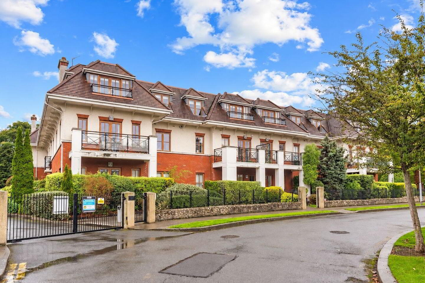 Apartment 9 Cairnbrook Manor 1 of 16