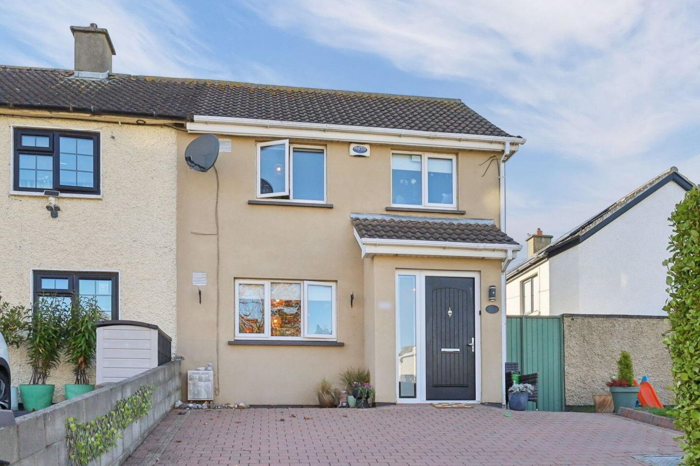 106a Saint Donagh's Road 1 of 25