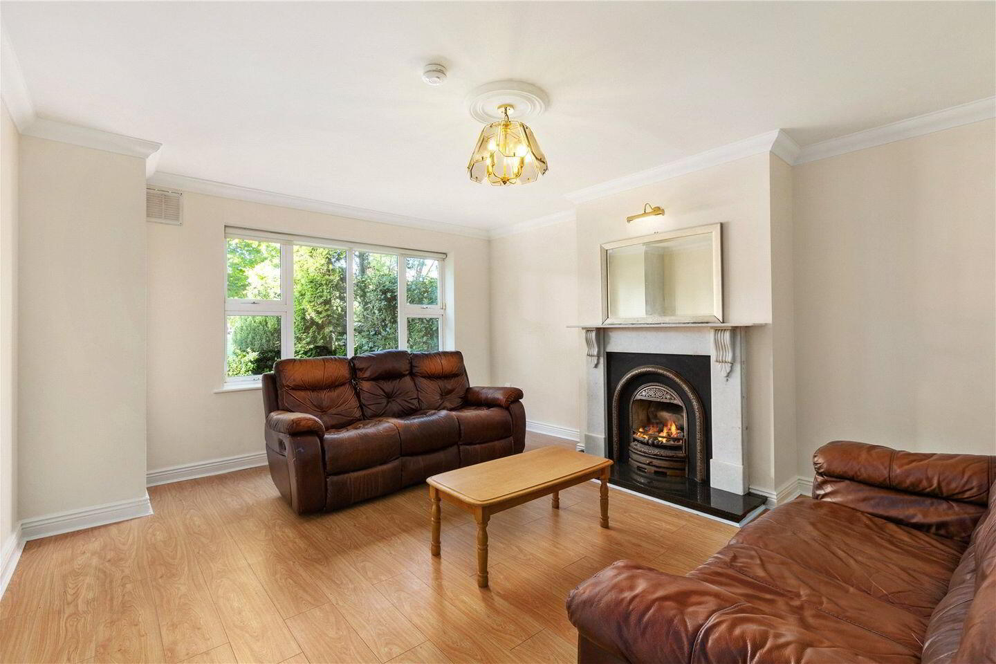 23 Priory Walk 2 of 30