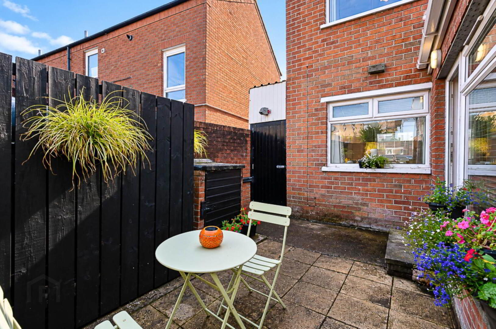 24 Hillsborough Gardens 49 of 49