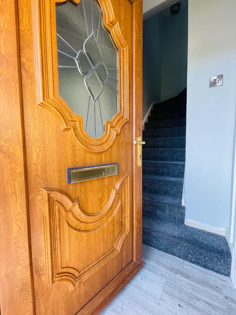 33 Crossmore Gardens 3 of 10
