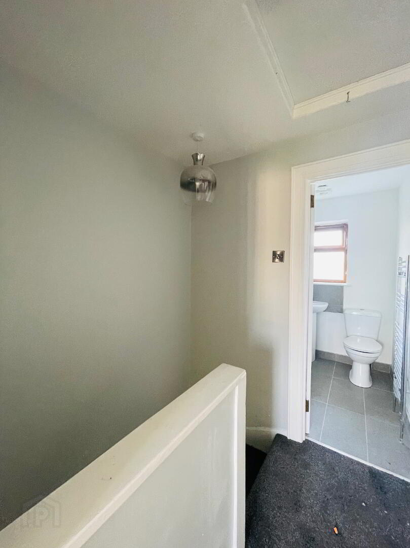 33 Crossmore Gardens 10 of 10
