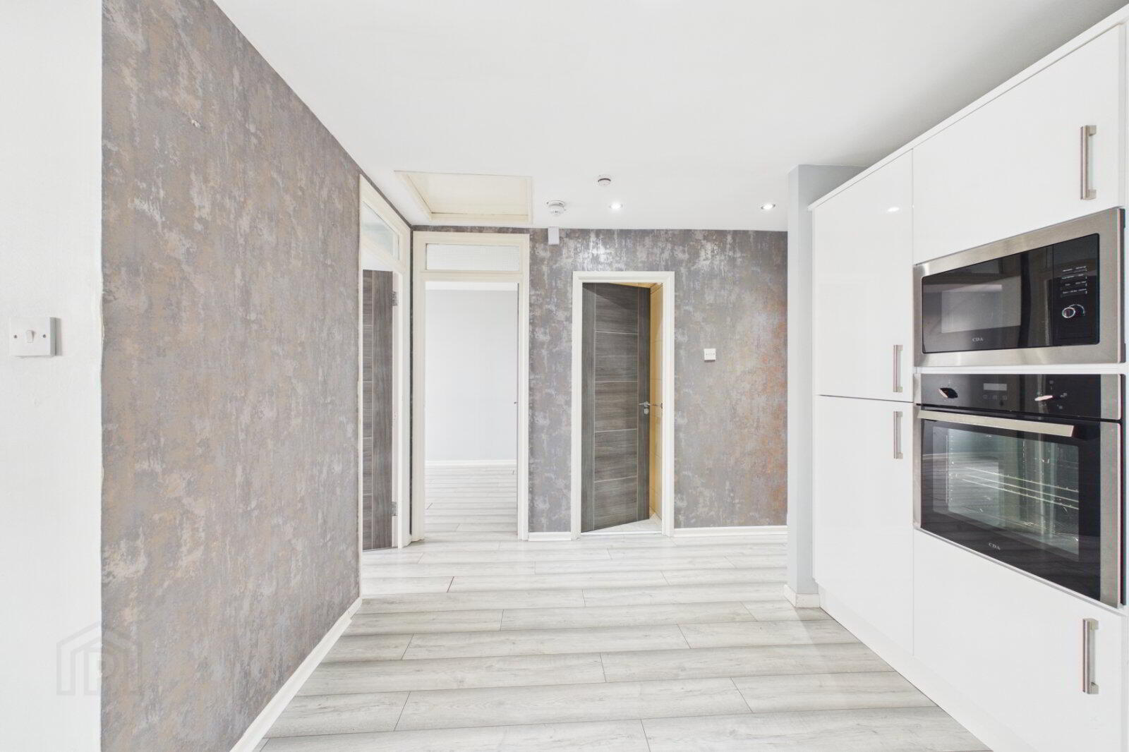 Flat 4 Tyrone House, 30 Adelaide Street 3 of 12