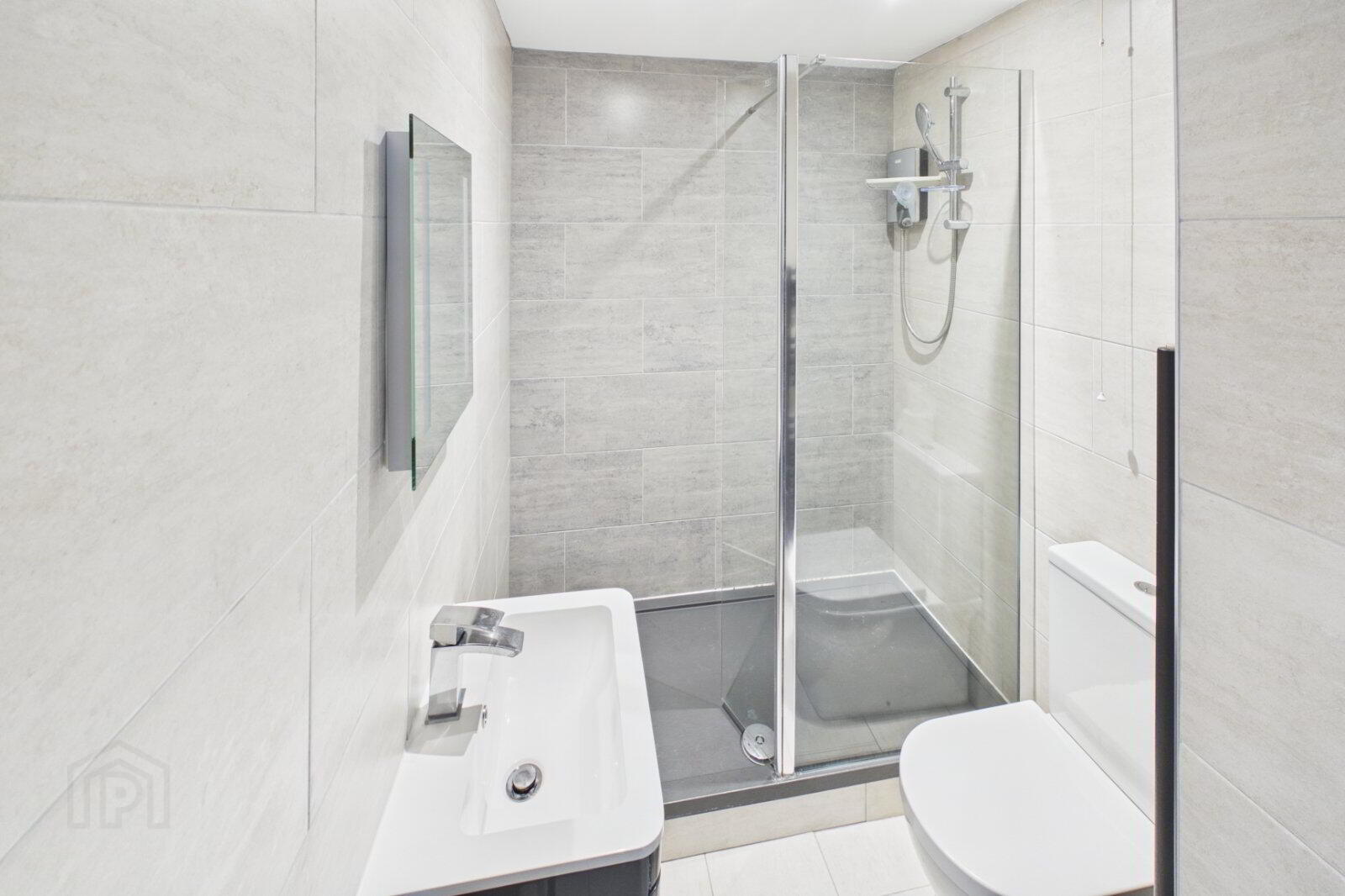 Flat 4 Tyrone House, 30 Adelaide Street 11 of 12