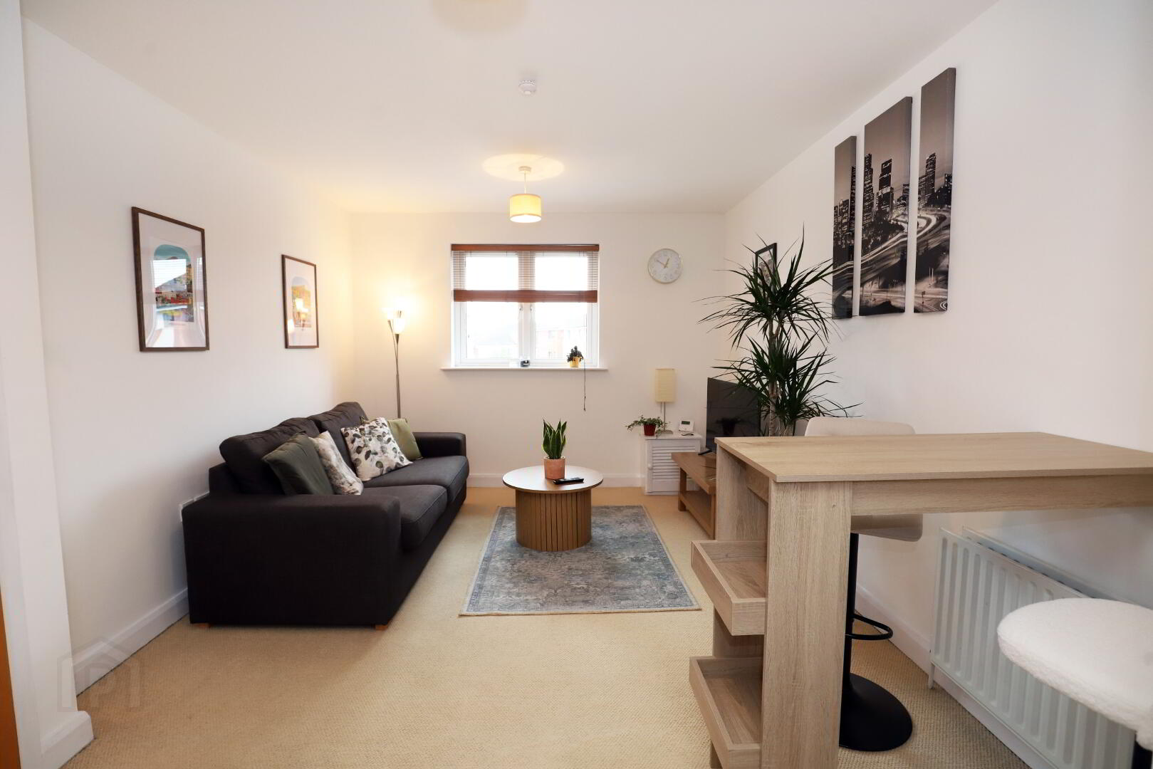Annesley Building SHORT TERM RENTAL, 19 Bakers Court 2 of 10