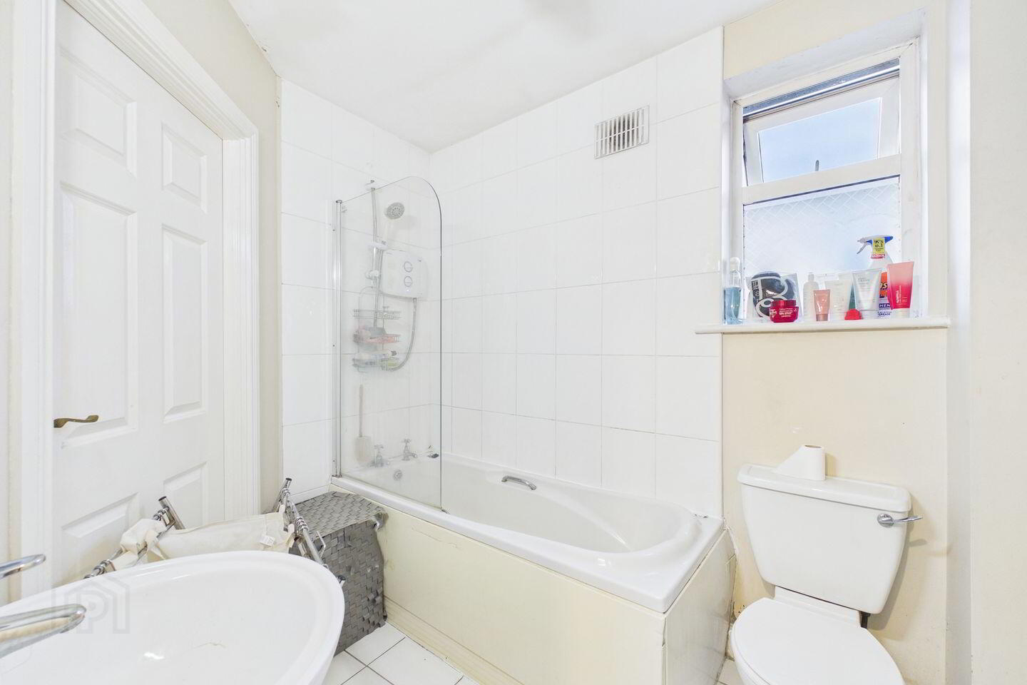 1 Maryborough Crescent 10 of 11