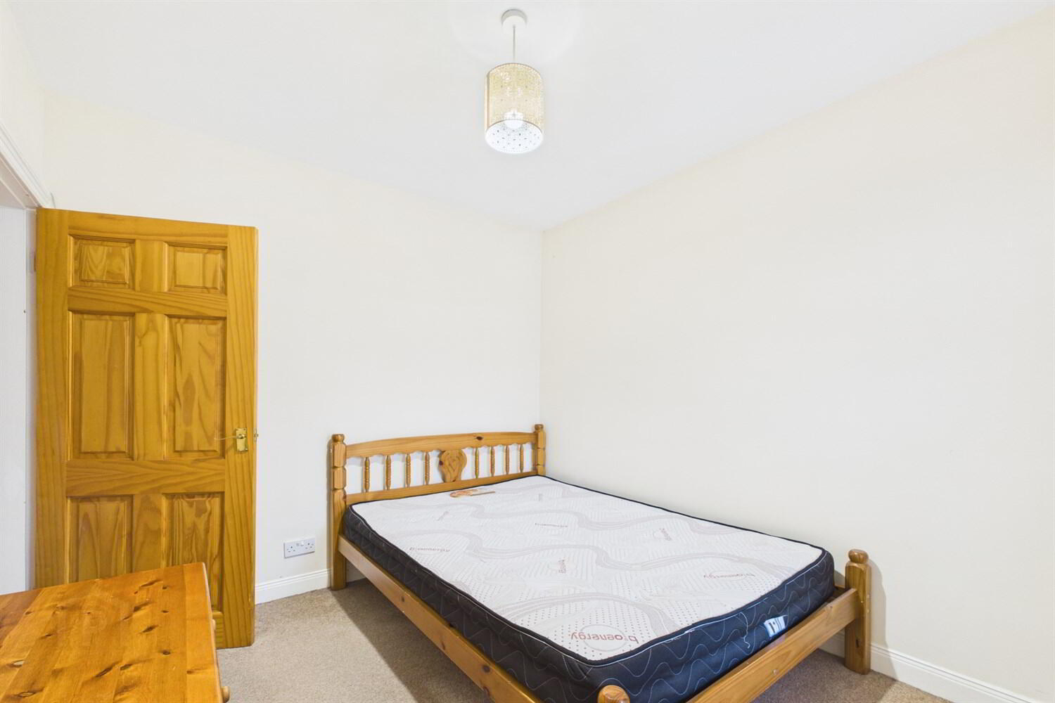 32 Hollycroft Avenue 2 of 13