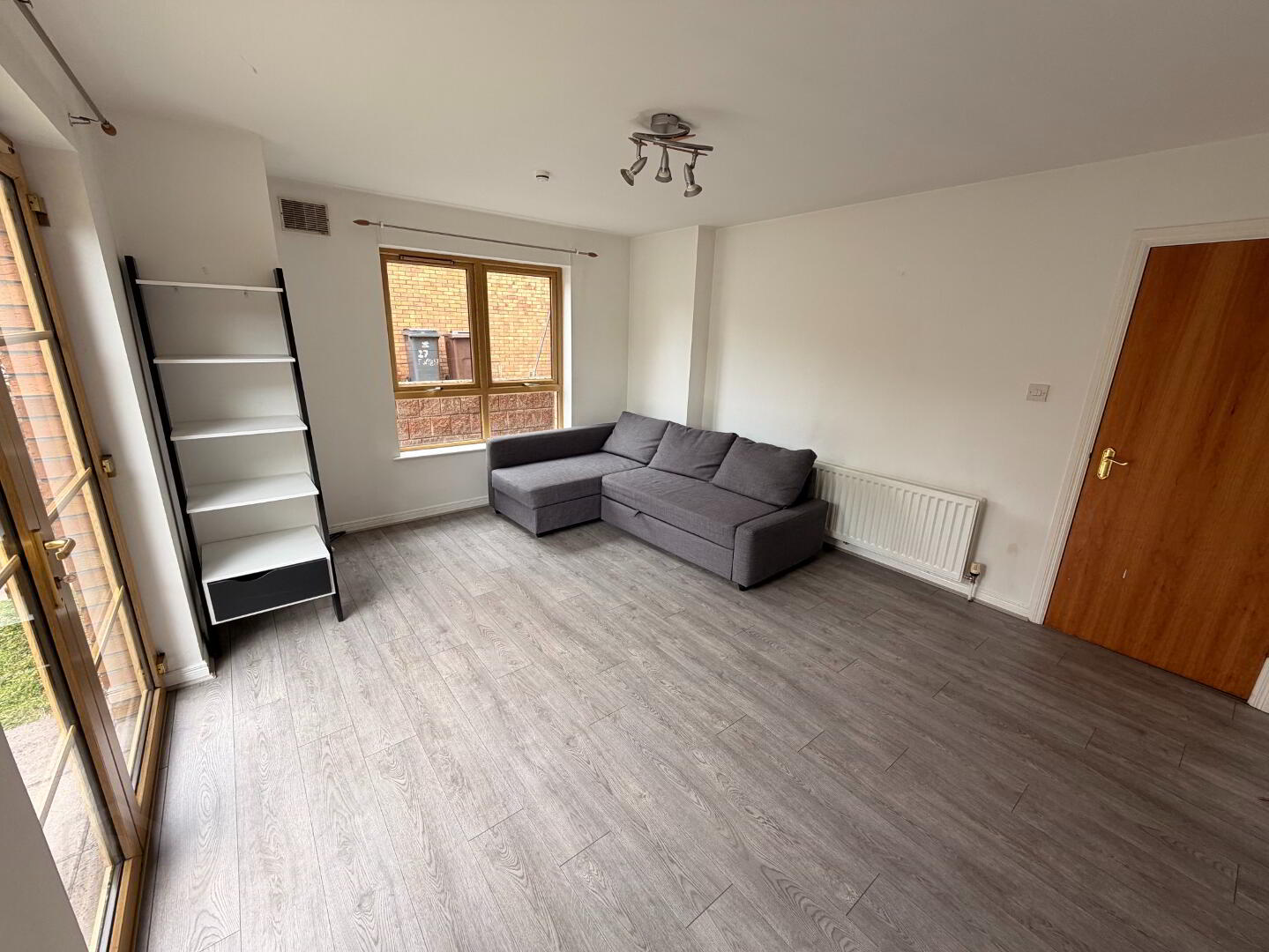 21 Forestgrove, Newtownbreda Road 3 of 15