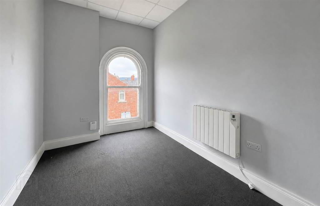 94 University Street - Office, 5 Second Floor Bay Window Offices 2 of 4