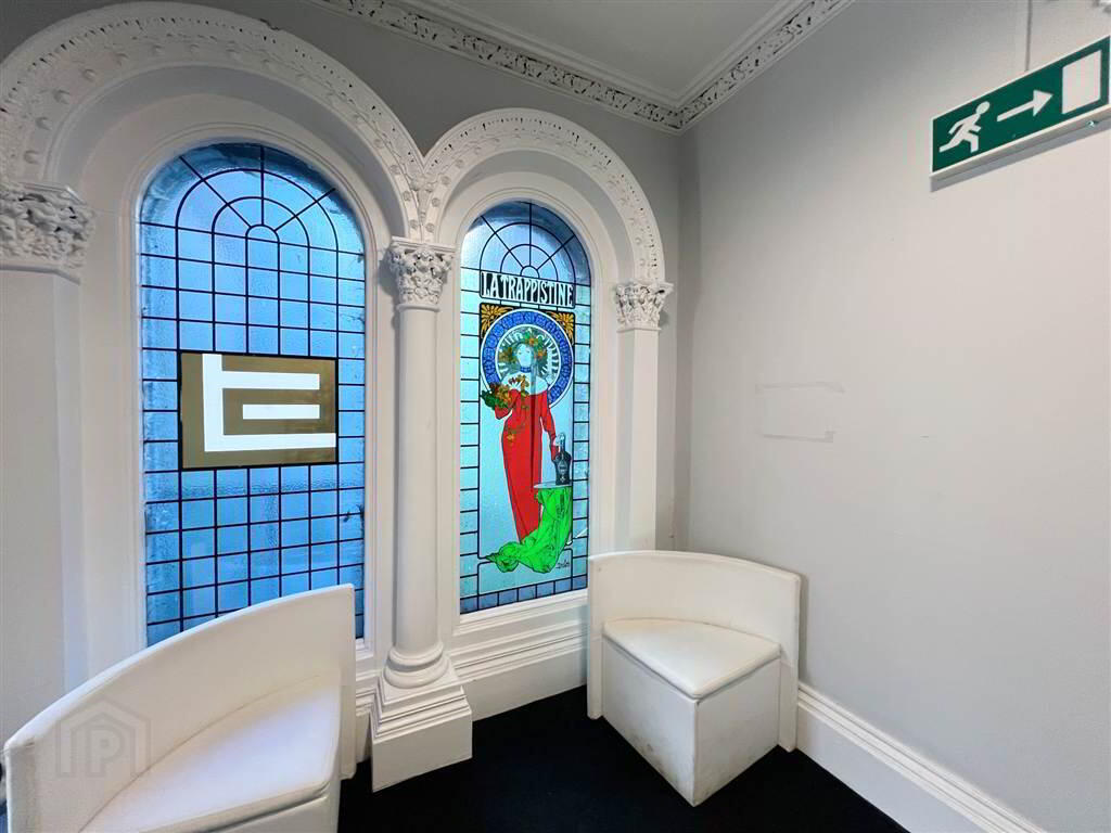 94 University Street - Office, 5 Second Floor Bay Window Offices 3 of 4