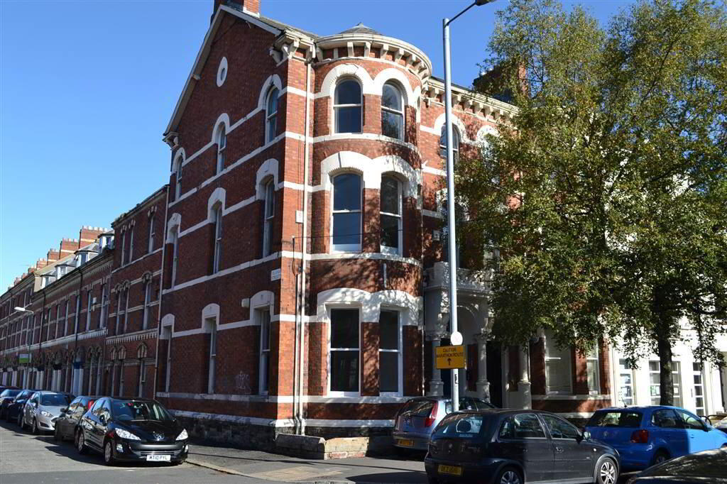 94 University Street - Office, 5 Second Floor Bay Window Offices 4 of 4