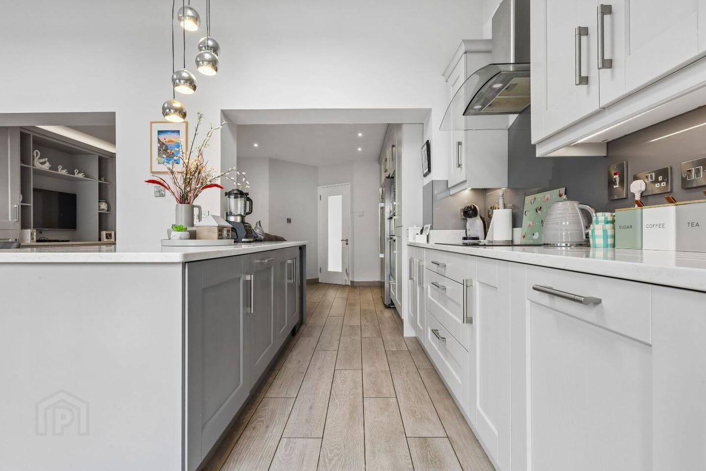 11 Berwick Way ( LARGE KITCHEN EXTENSION And ATTIC CO 3 of 35