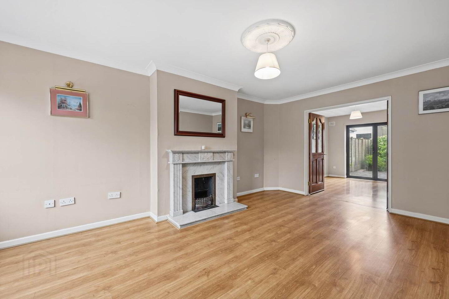 10 Carlton Court 3 of 13