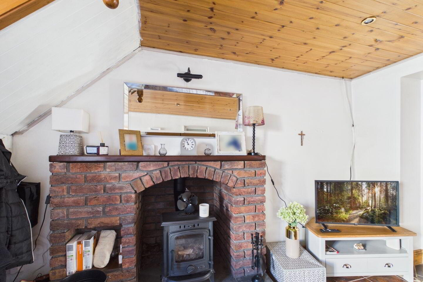 Shine Cottage 3 of 10