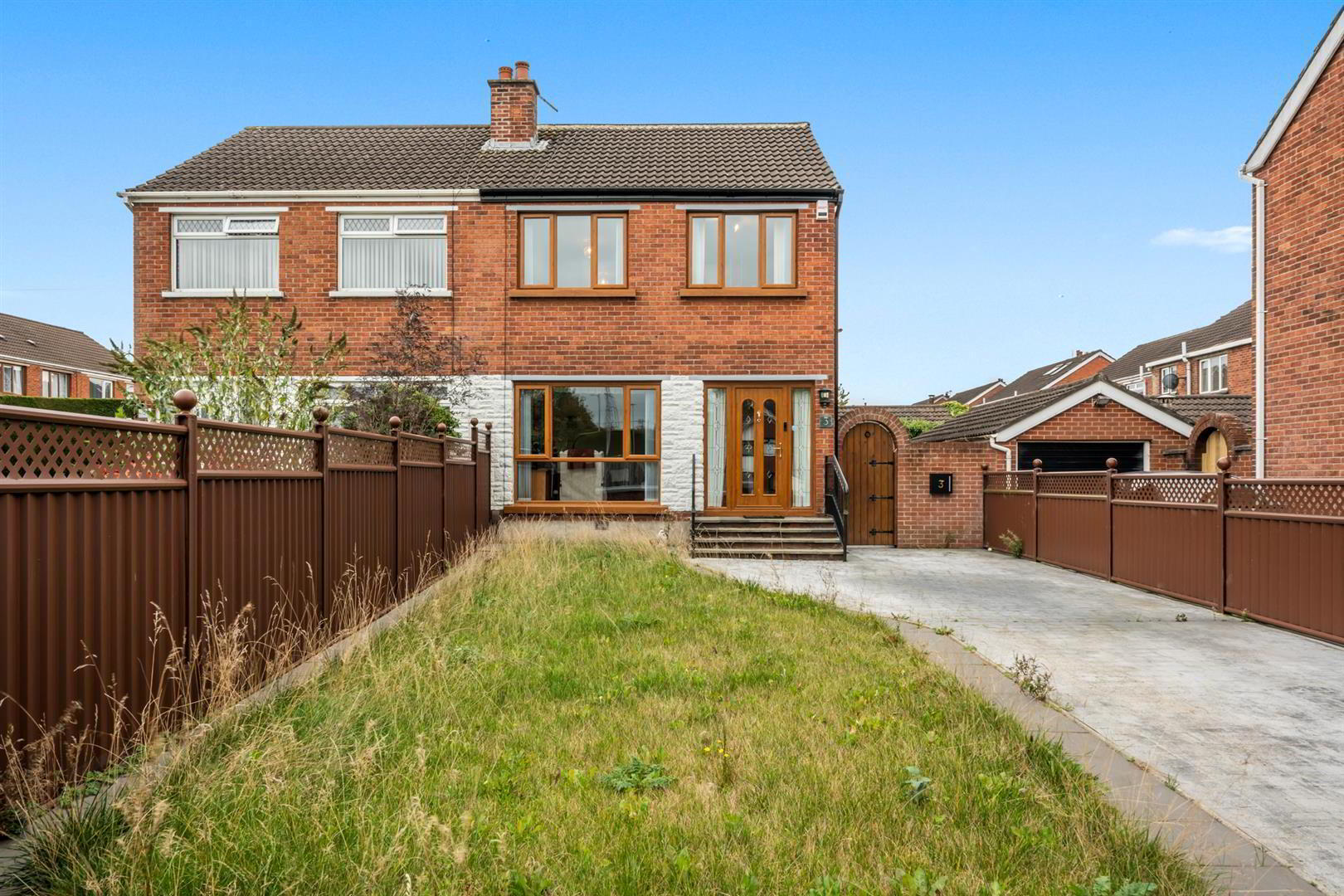 3 Sandyknowes Crescent 2 of 16