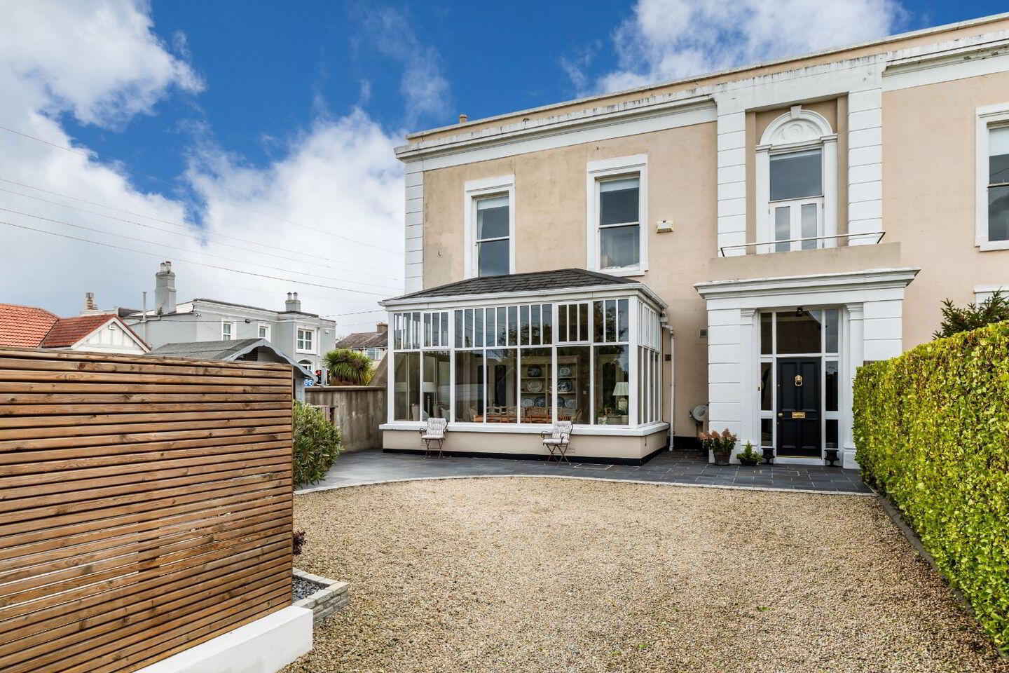 1 Seapoint Manor, 4 Seapoint Avenue 2 of 41
