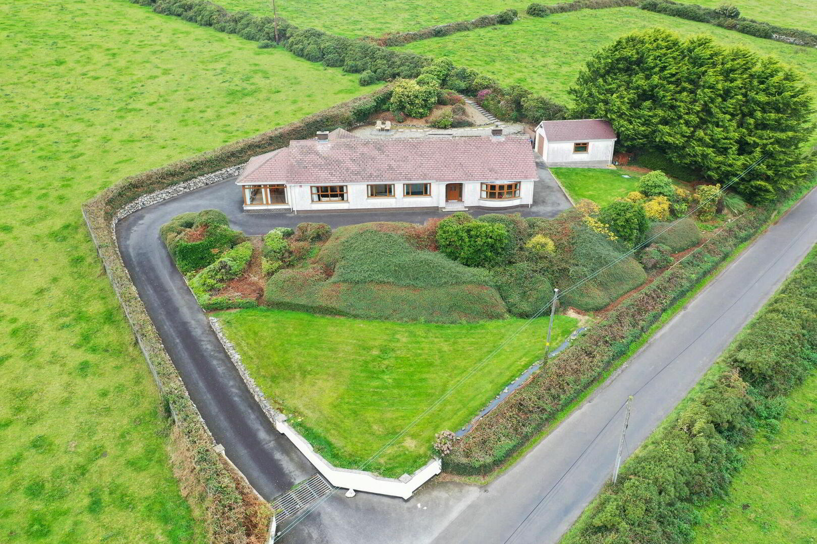 29 Dundrinne Road 2 of 44