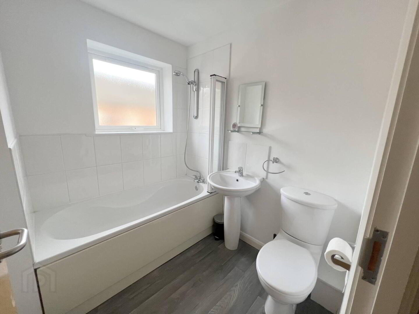 Apt 4 5, Lewis Mews 7 of 8