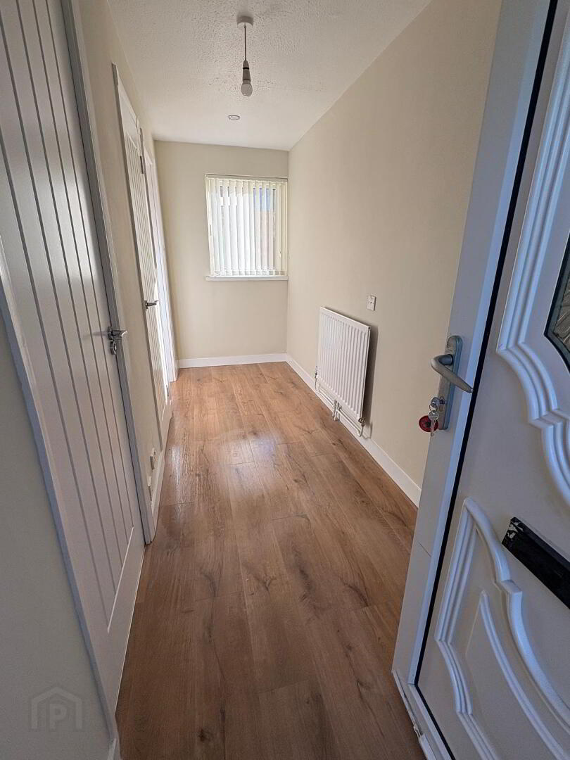 27 Tresna Park 2 of 16