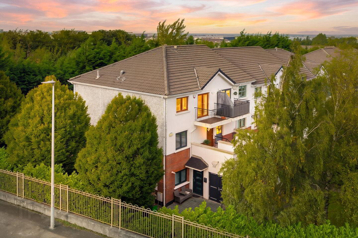 64 Belfry Grove 1 of 46