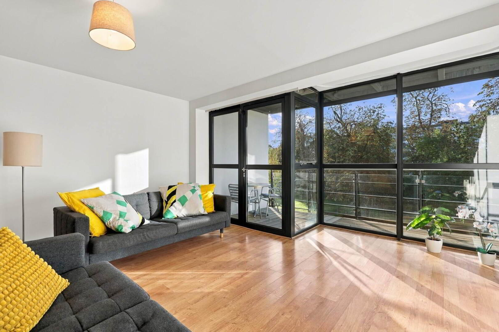 113 Lymewood Mews 3 of 20