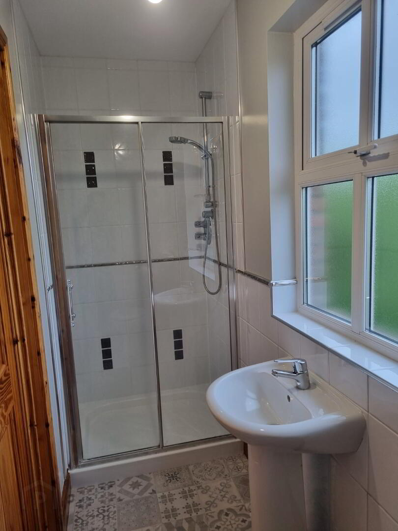 6 Broomhill Grove 12 of 13