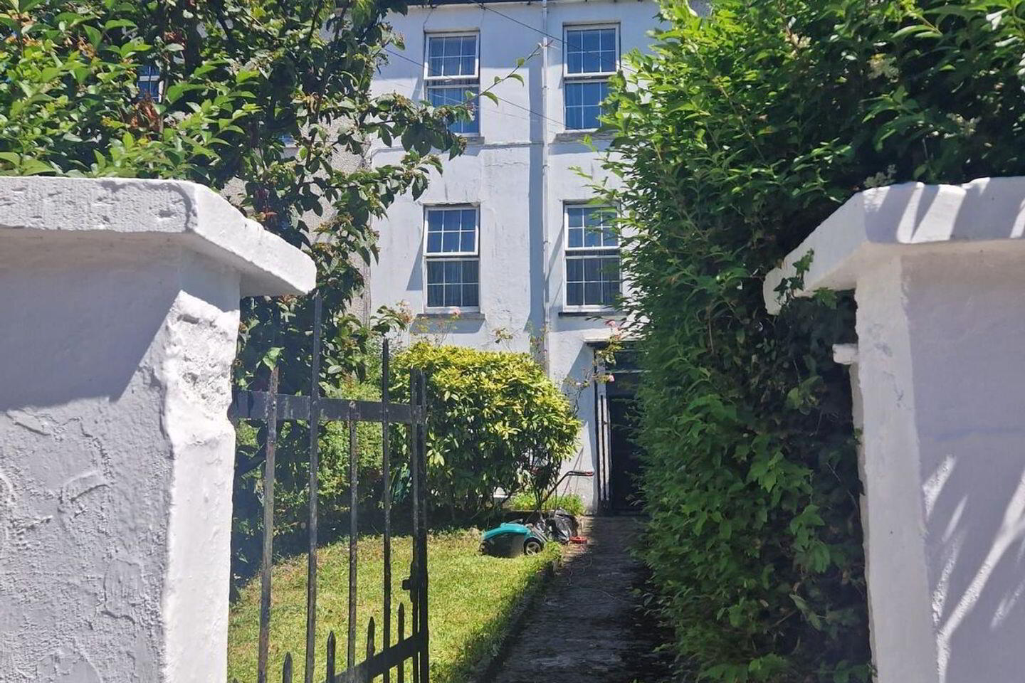 2 Eglinton Terrace 3 of 22