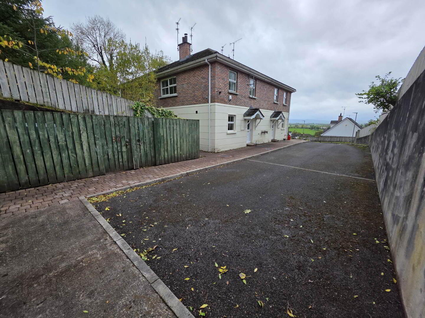 36 Hollybank 3 of 25