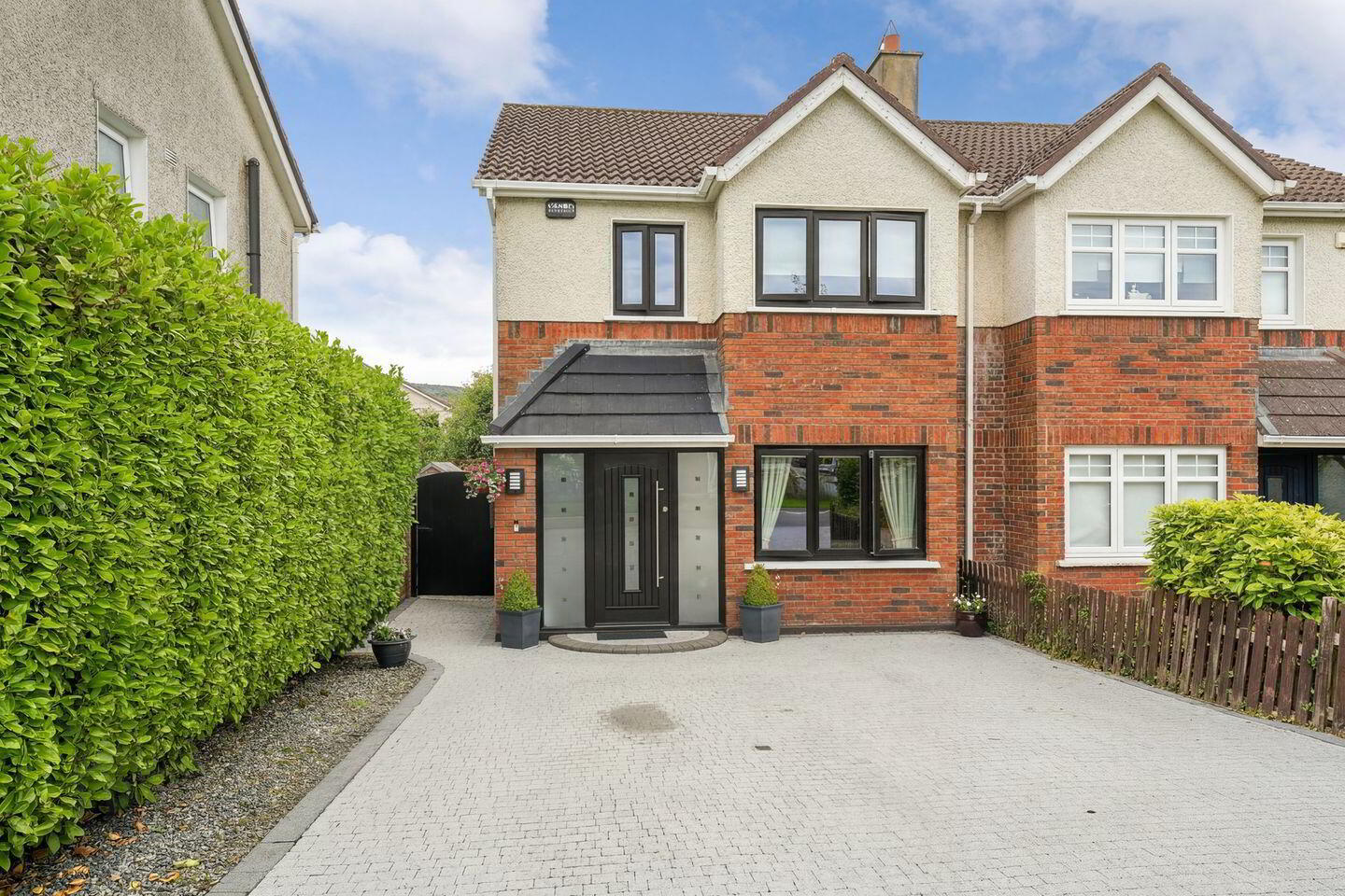 6 Verschoyle Drive 1 of 25