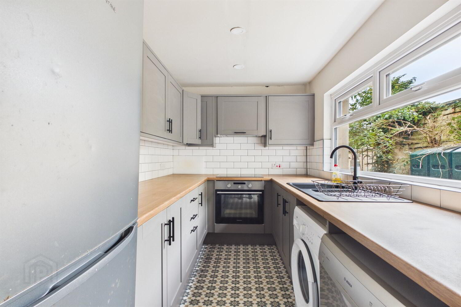 79 London Road 2 of 19