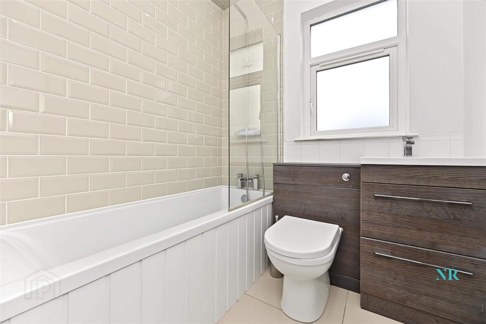 33 Northbrook Street 8 of 8