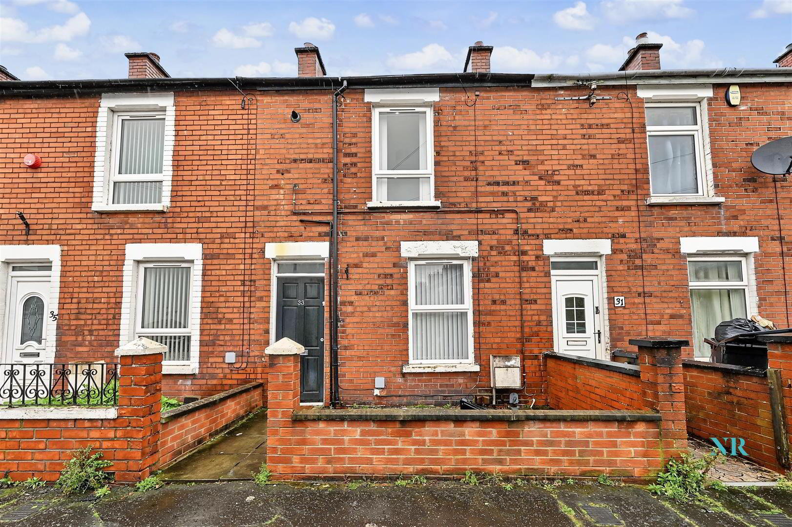 33 Northbrook Street 1 of 8