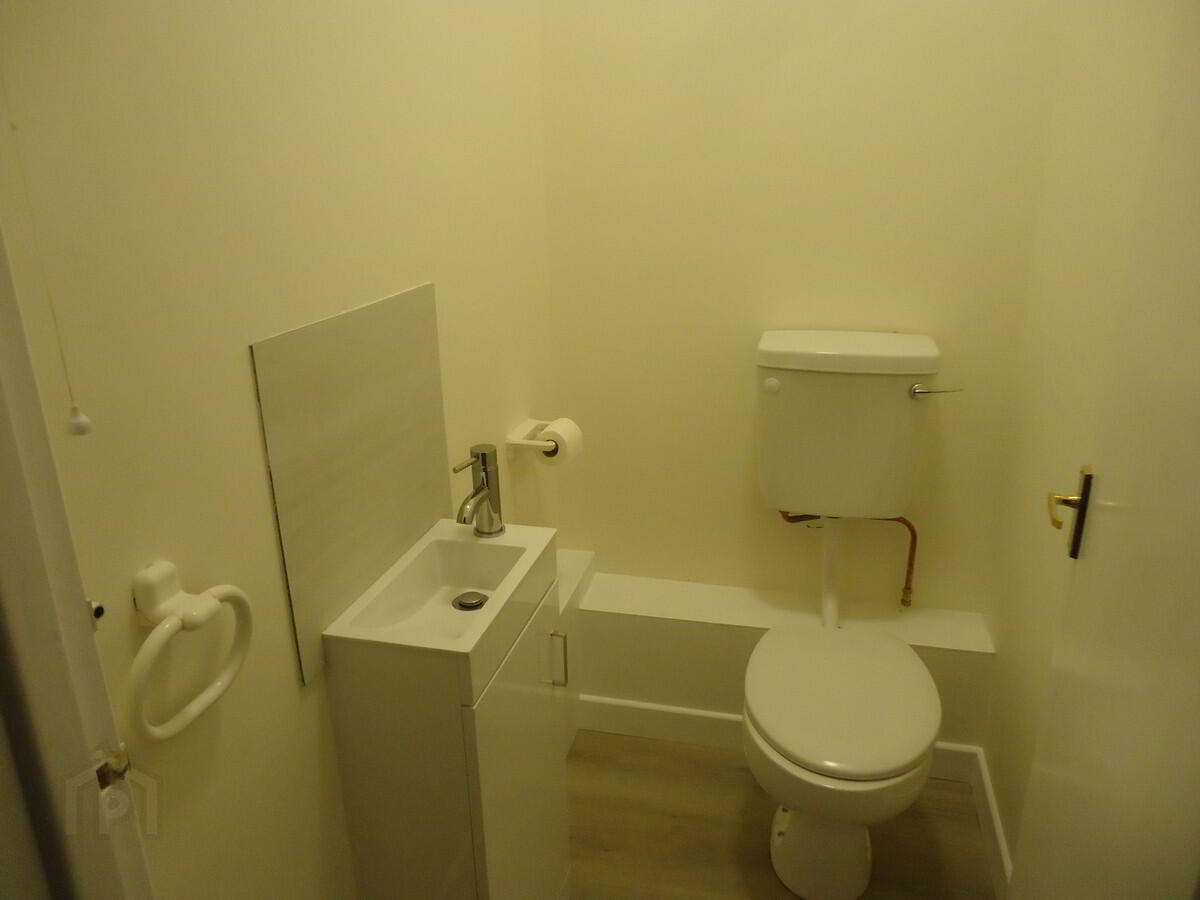 Apt 5 Castle Street 7 of 7