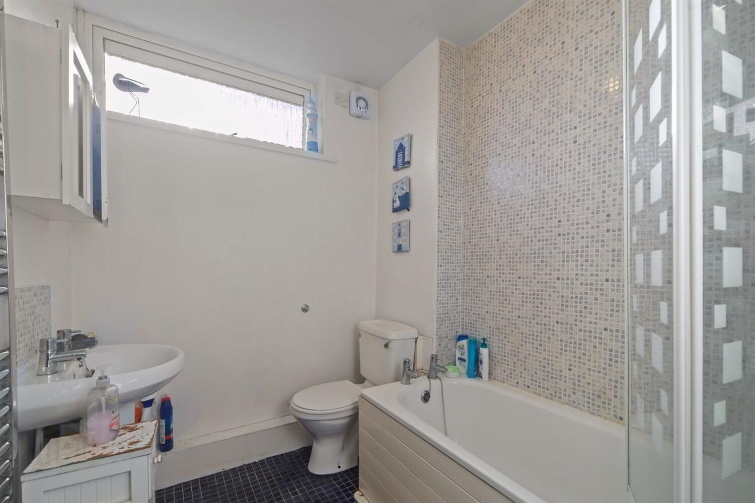 Apt 204a, Upper Lisburn Road 9 of 10