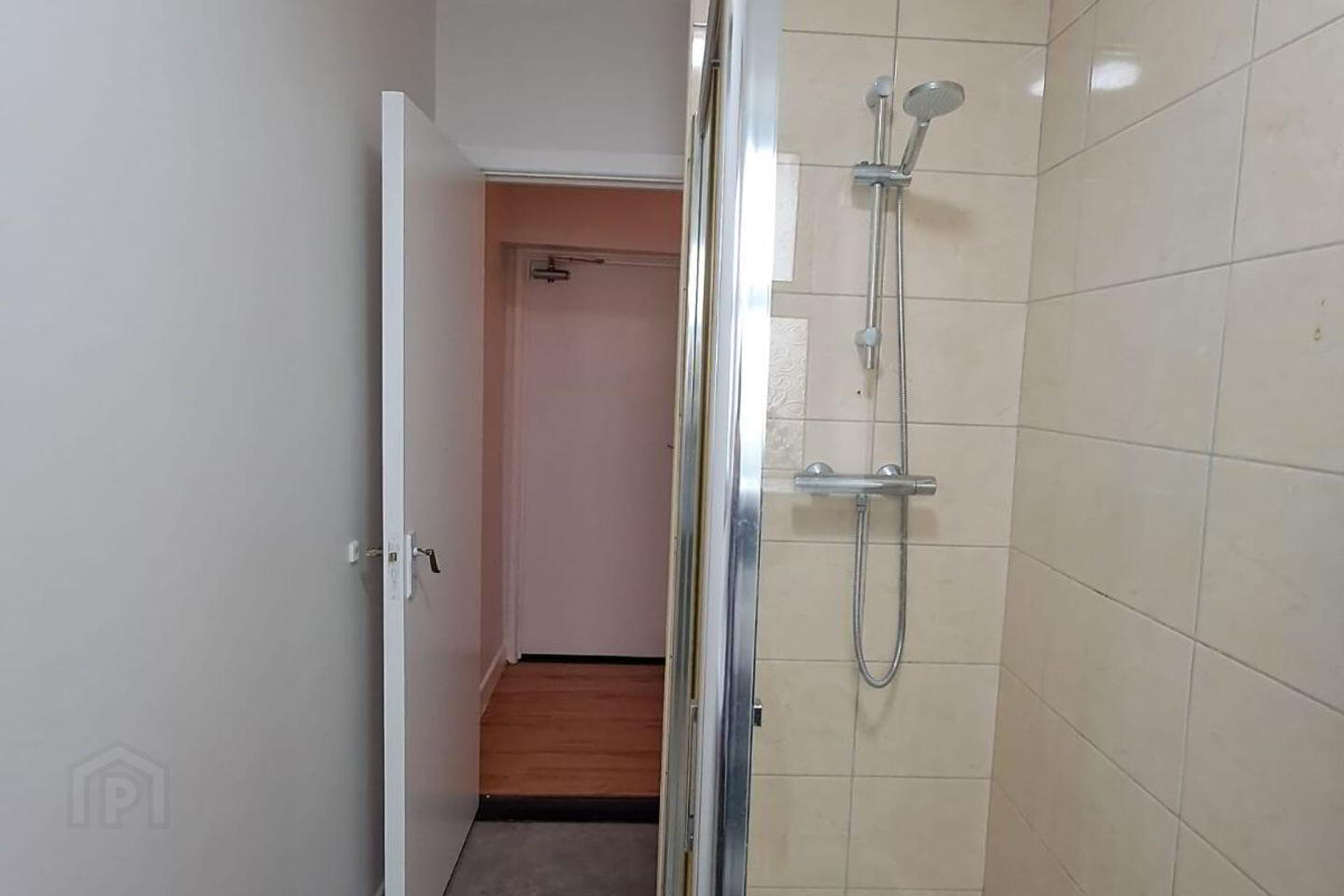 Flat At 13 14 Henrietta Street 10 of 10