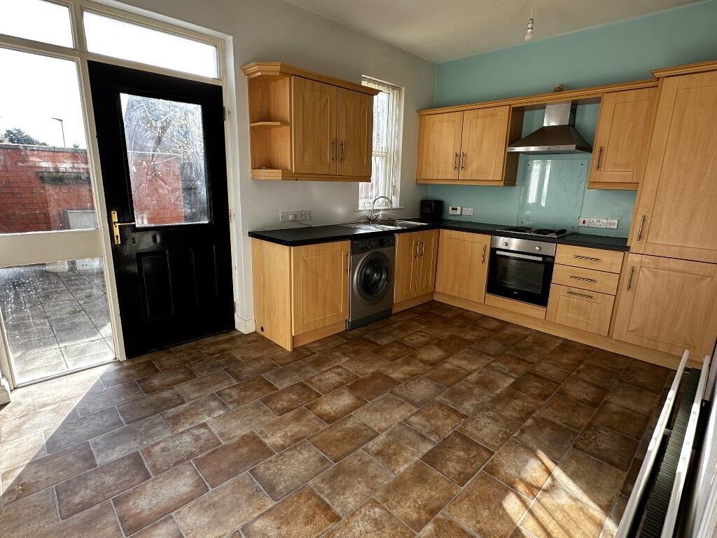 5 Windsor Avenue Place 3 of 9
