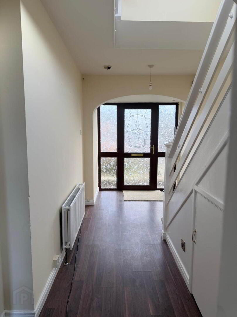 8 Cambourne Park 2 of 11