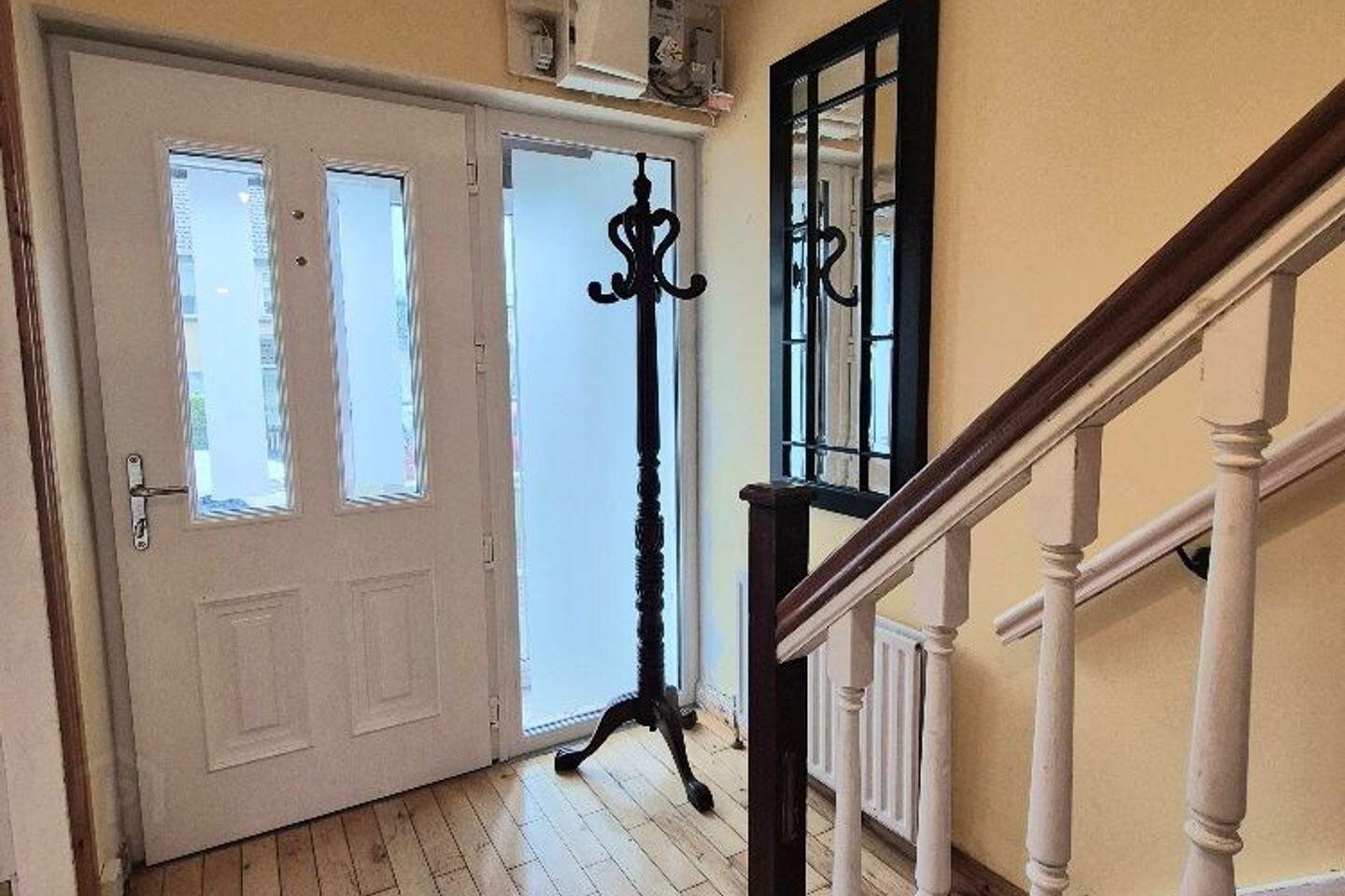6 Fountain Court 2 of 16