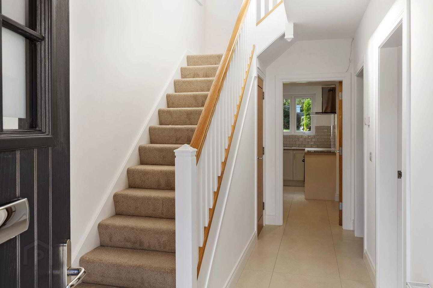 34 Whitethorn Road 2 of 13