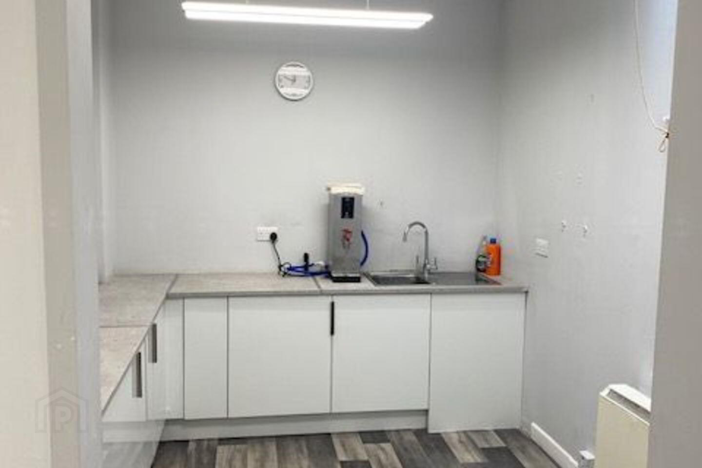 1st Floor, 35 Main Street 3 of 7