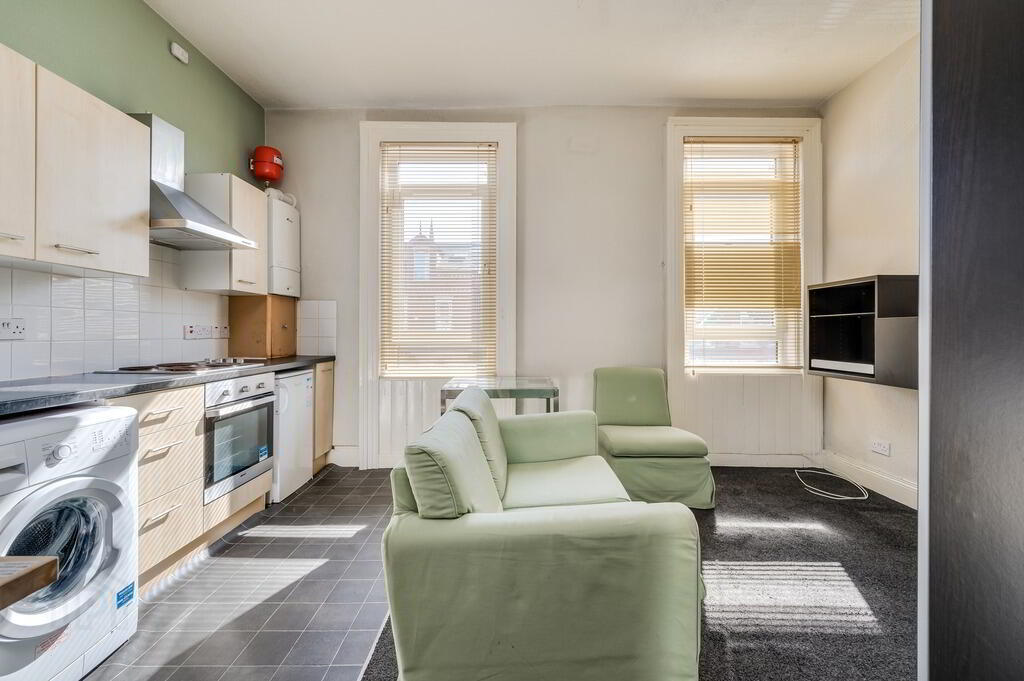 Flat 2, 16 Ireton Street 3 of 10