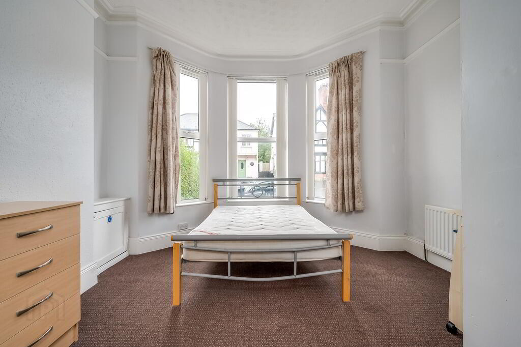 Flat 1, 43 Malone Avenue 2 of 7